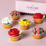 Hand Piped Flowers Cupcakes