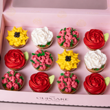Hand Piped Flowers Cupcakes