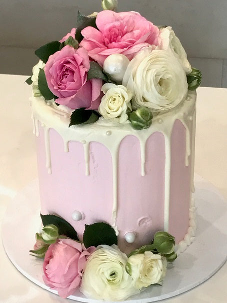 A drip cake - fresh flowers 2 – The Cupcake Factory